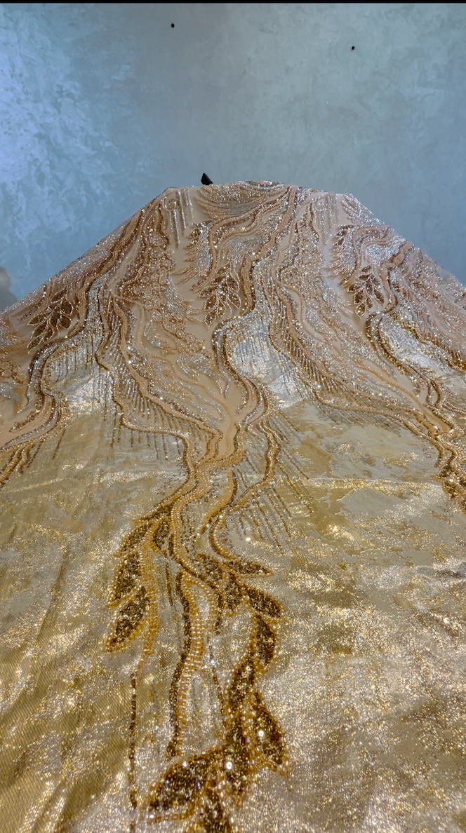 tissu mi brocart mi tulle travaillé