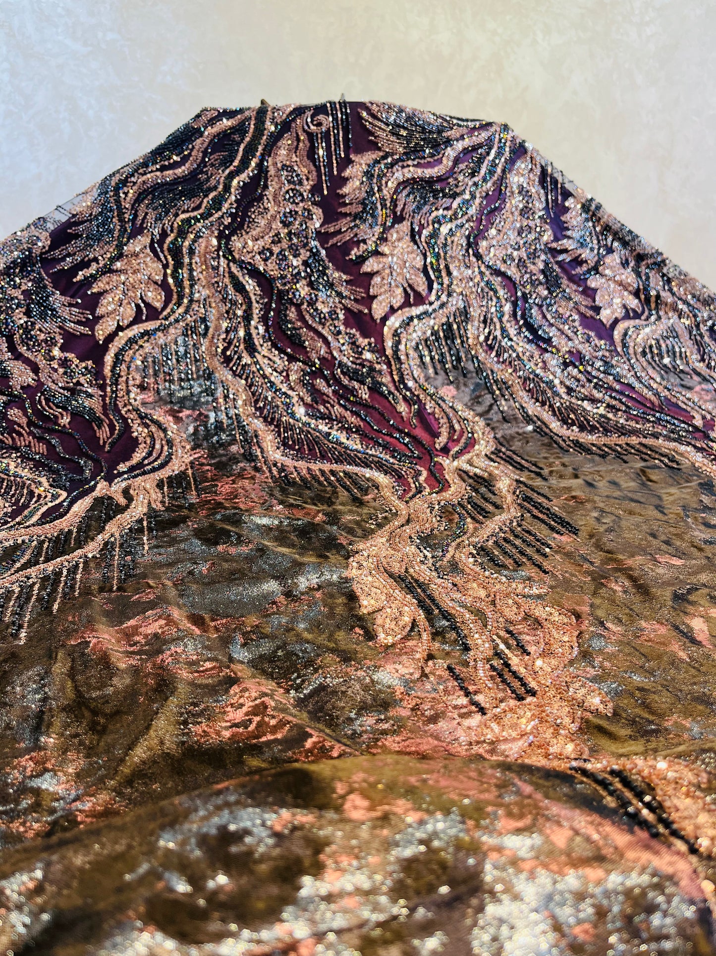 tissu mi brocart mi tulle travaillé