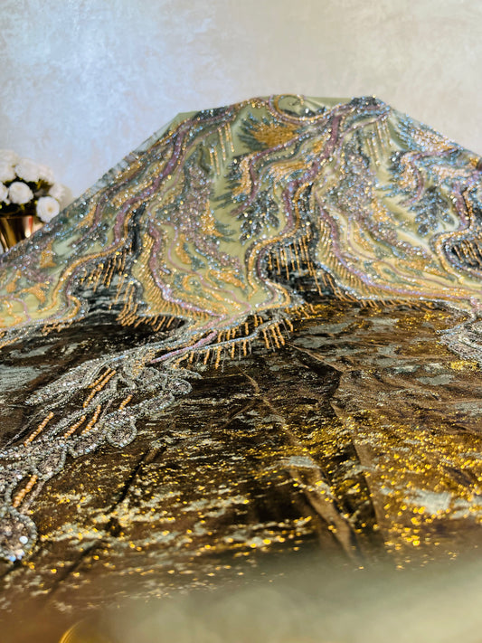 tissu mi brocart mi tulle travaillé