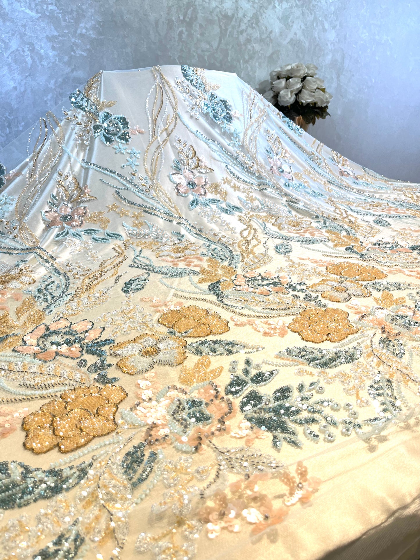 Tissu perle  ( 3 metre + fon )